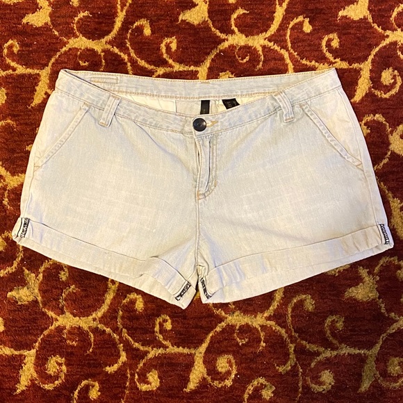 MNG Blue Jean Light Rinse Cuffed Denim Shorts USA8 - Picture 2 of 11